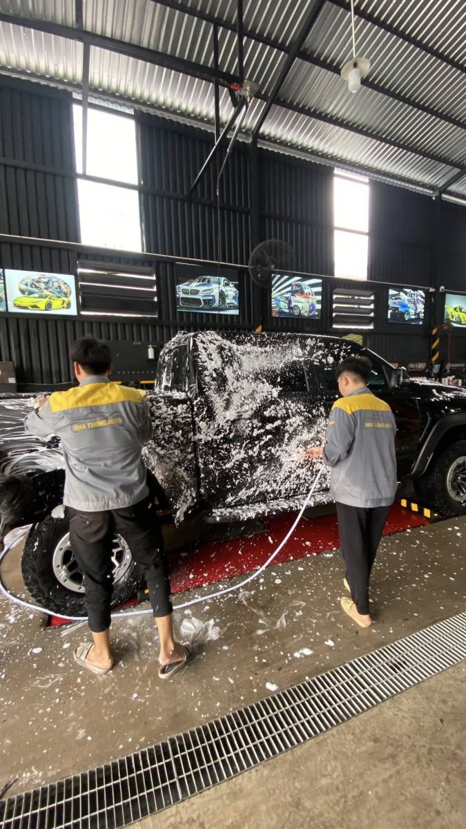 Đội ngũ Kỹ thuật viên Tận tâm và Sự chu đáo trong từng thao tác